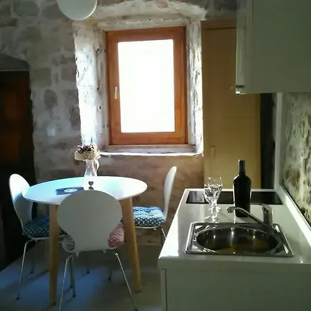 Vidacak * Tisno